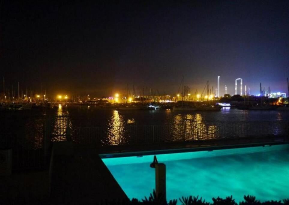 Appartement Avec Balcon, Vue Mer, Piscine, Parking Агде Екстериор снимка
